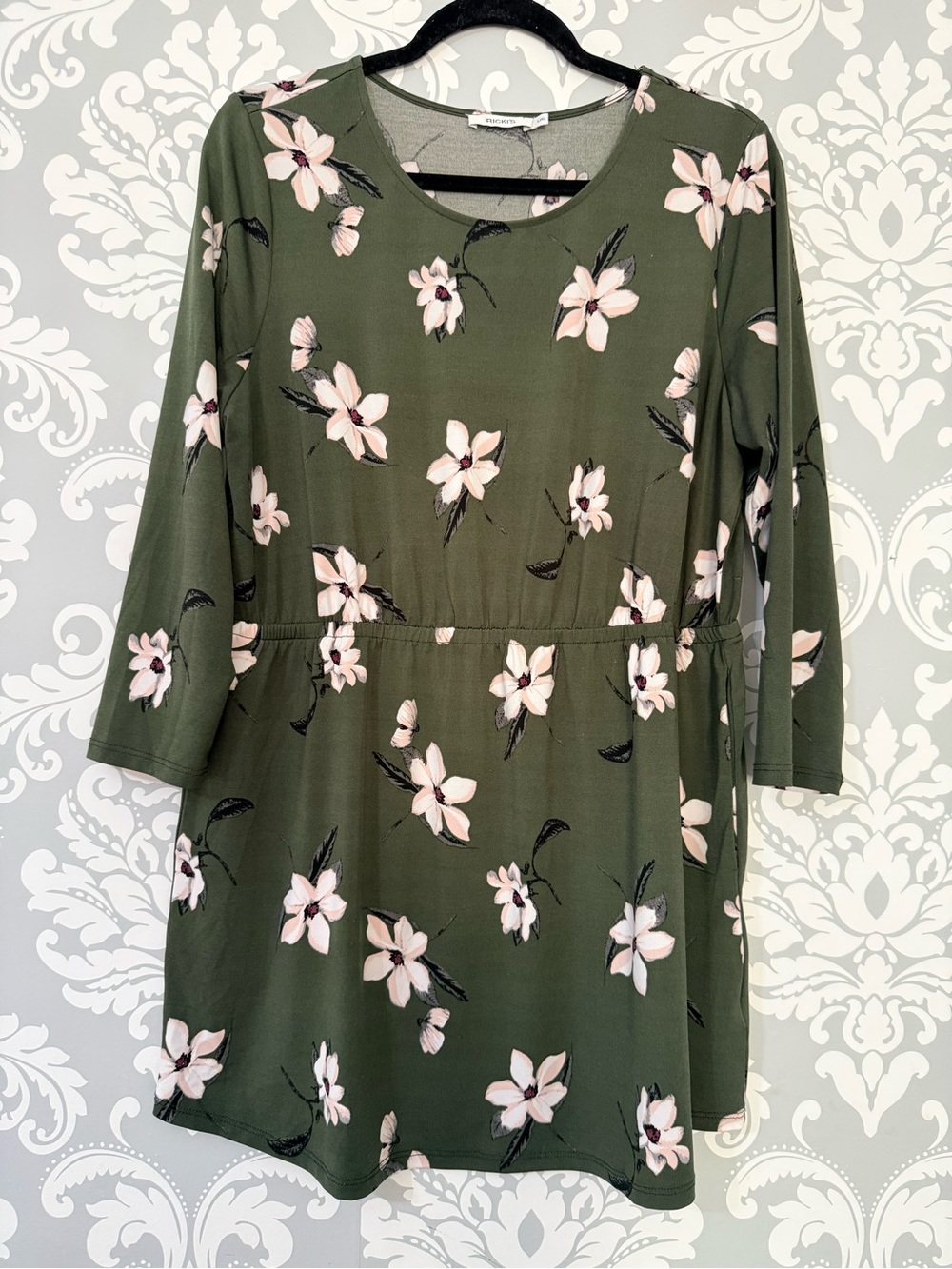 💫4/$25 • Ricki’s Women’s Olive Green Floral Scoop-Neck Tunic Top
